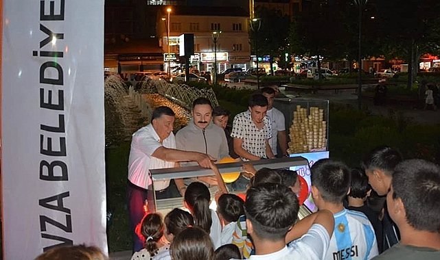 Havza'da Çocuk Şenliği Coşkusu: Geleceğin Mimarlarına Dondurma İkramı
