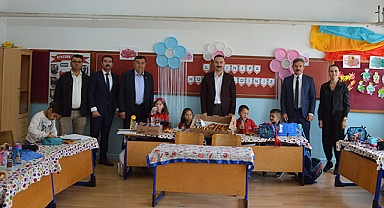 Havza'da Öğrencilere Simit Ve Süt İkramı