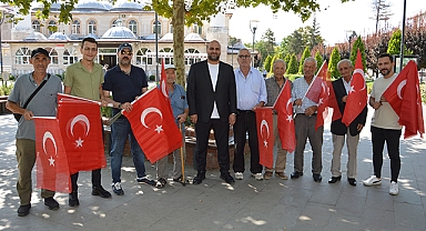 MHP Havza İlçe Başkanlığı Bayrak Dağıttı