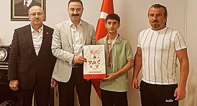 Türkiye Şampiyonundan Kaymakam Ayvat’a Ziyaret