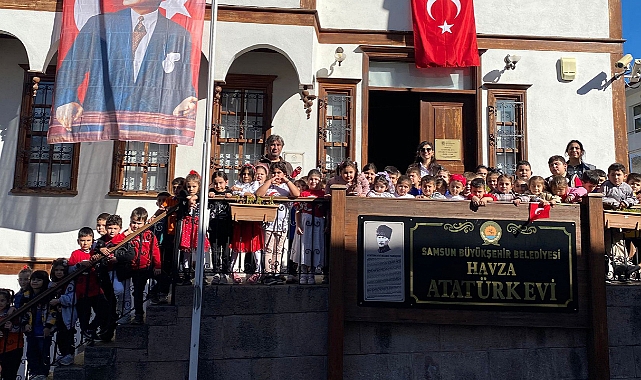 Karşıyaka İlkokulu, Cumhuriyet'in 102. Yılını Atatürk Evi'nde Kutladı