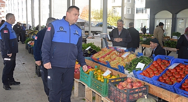 Zabıta Ekipleri Fiyat Etiketlerini Tek Tek Kontrol Etti