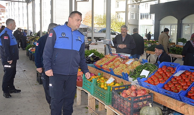 Zabıta Ekipleri Fiyat Etiketlerini Tek Tek Kontrol Etti