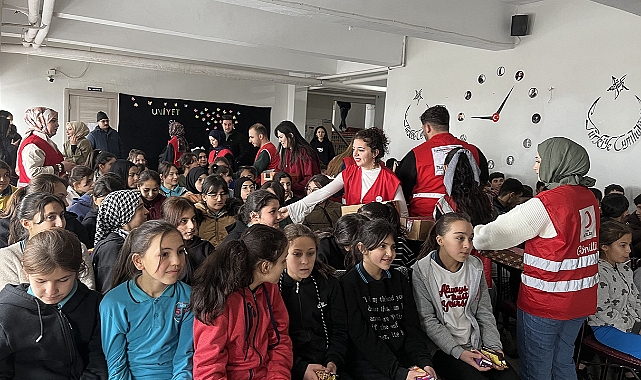 Kırsal Mahallerde Renkli Görüntüler: Dersimiz Eğlence!