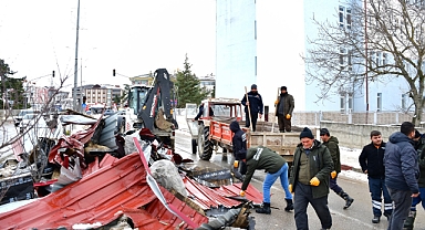 Samsun'da Korku Dolu Anlar: Okulun Çatısı Uçtu