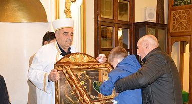 Havza'da Sakal-I Şerif Kadir Gecesi'nde Ziyarete Açıldı