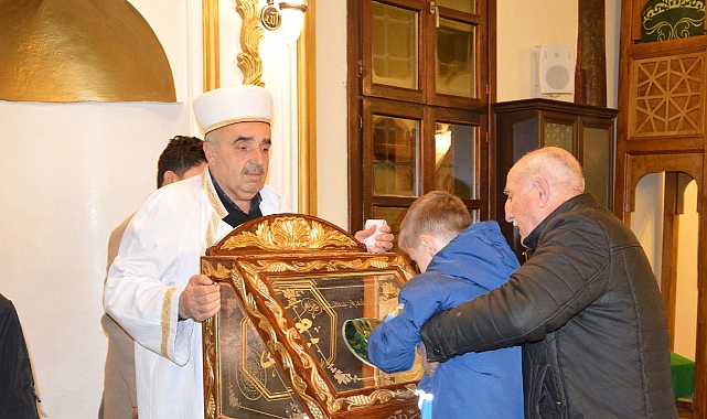 Havza'da Sakal-I Şerif Kadir Gecesi'nde Ziyarete Açıldı