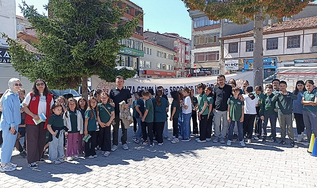 Havzalı Öğrenciler Geleneksel Çocuk Oyunları Şenliği'nde Stres Attı