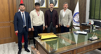 Türkiye İkincisi Öğrenciyi Tebrik Ettiler