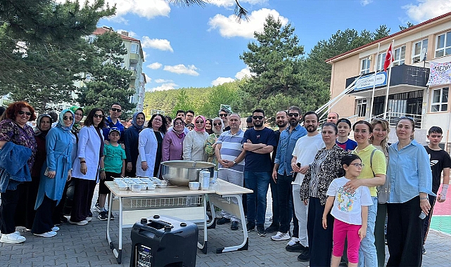 Havza 25 Mayıs Ortaokulu'nda İmece Usulü Aşure Etkinliği