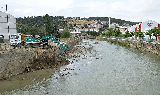 Havza'da Olası Sel Riskine Karşı Tersakan Temizliği