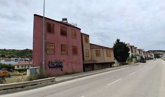 Havza’da Tehlike Saçan Metruk Binaya Yıkım