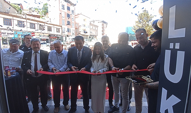 Havza’da Yeni Bir Adres: Nazlı Optik Törenle Hizmete Açıldı