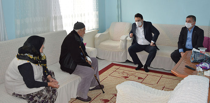 Kaymakam Yılmaz Ve Başkan Özdemir’den Şehit Ailelerine Ziyaret