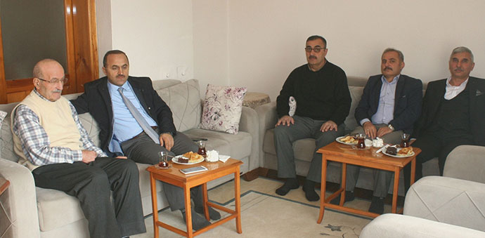 Milli Eğitim Müdürlüğü'nden En Yaşlı Emekli Öğretmene Ziyaret
