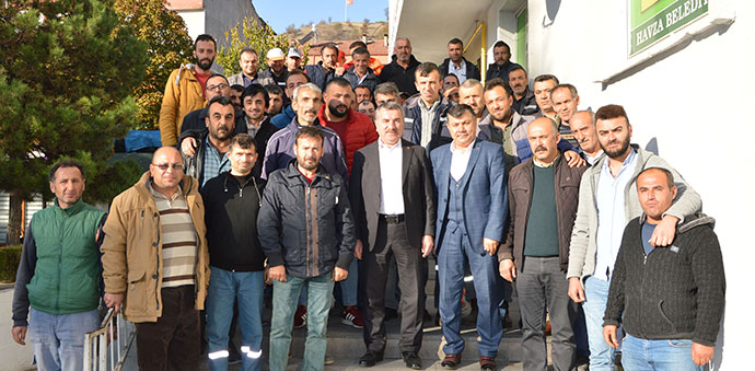 Başkan Özdemir Temizlik Personeli İle Kahvaltı Yaptı