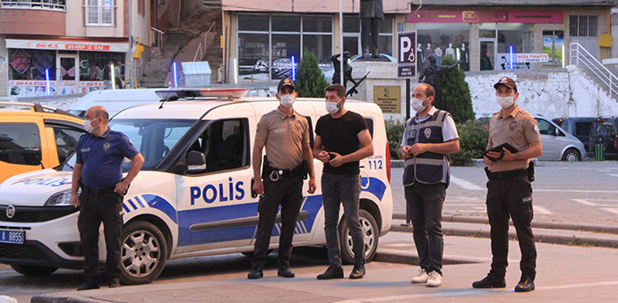 1 Saatte 3 Kişiye Ceza Yazıldı