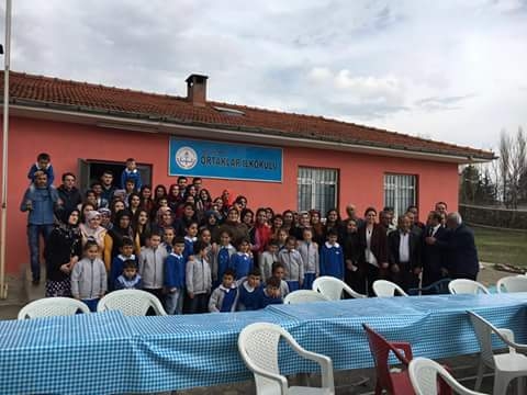 10 Okula 1000 Kitap Projesi Gerçekleşti
