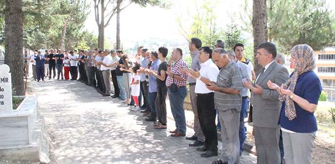 15 Temmuz Kapsamında Şehitlik Ziyaret Edildi