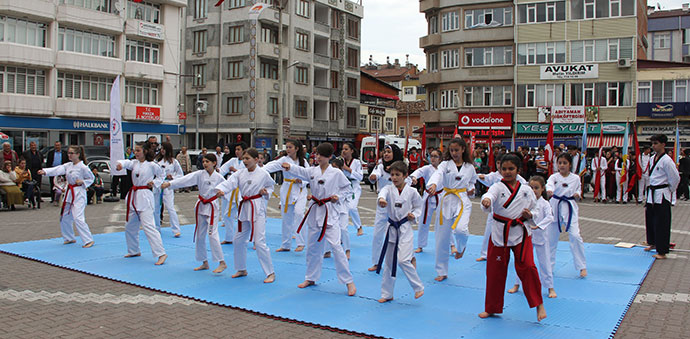 19 Mayıs Resmi Kutlama Programı Yapıldı