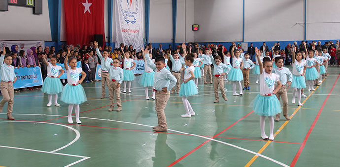 23 Nisan Resmi Törenle Kutlandı