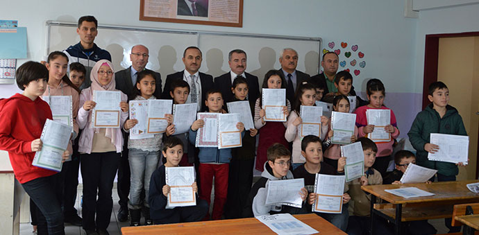 6 Bin 747 Öğrenci Karne Sevinci Yaşadı