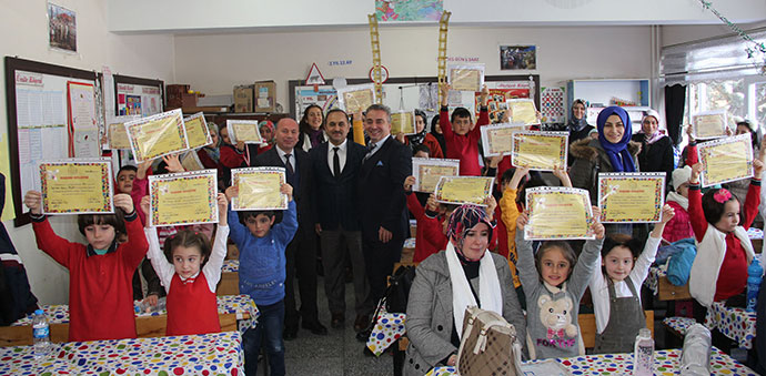 7 Bin 566 Öğrenci Karne Sevinci Yaşadı