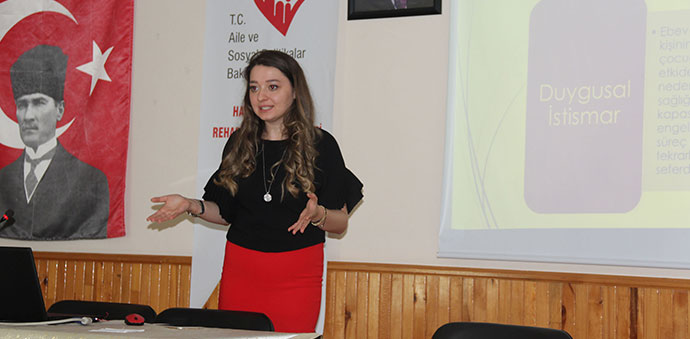 Ailelere Çocuk İstismarı ve Gelişimi Eğitimi Verildi