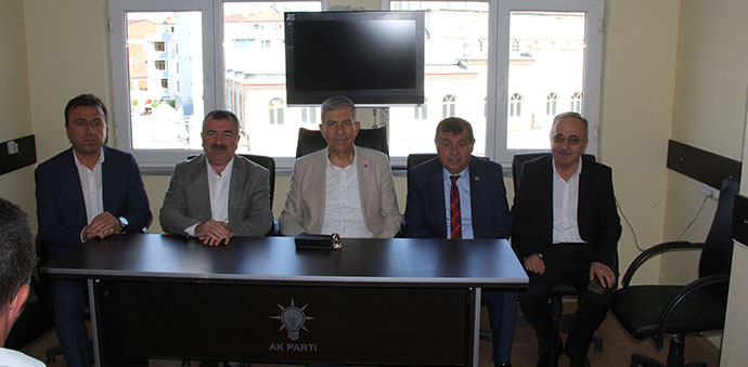 Ak Parti İlçe Başkanlığında Bayramlaşma Programı