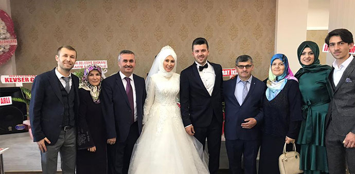 Akar ve Seven Ailelerinin Mutlu Günü