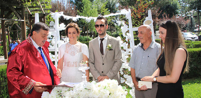 Akılı Parkta Nikah Kıyılarak Bir İlk Yaşandı
