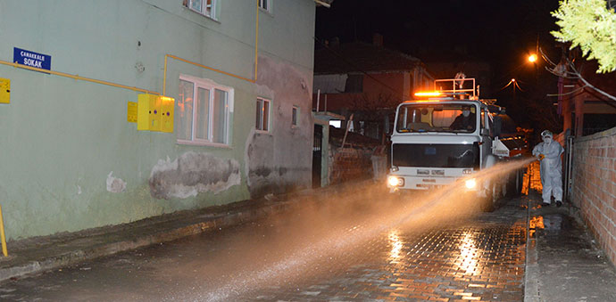 Ana Cadde ve Bağlantı Yolları Dezenfekte Edildi