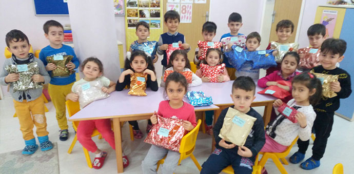 Ana Okulu Öğrencilerinden Yardımlaşan Eller