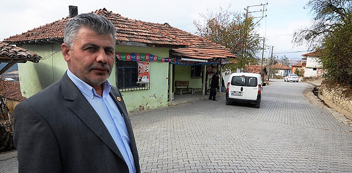 ASIRLIK KÖYLERE TARİHİ HİZMET MAHALLELERRDE YÜZLER GÜLÜYOR