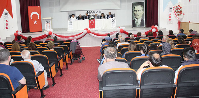 Atatürk Cumhuriyetini İnşa Etmek İsimli Panel