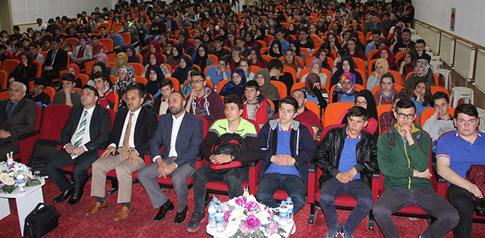 Başarı Bedel İster ile Hayat ve Sanat Seminerleri Verildi