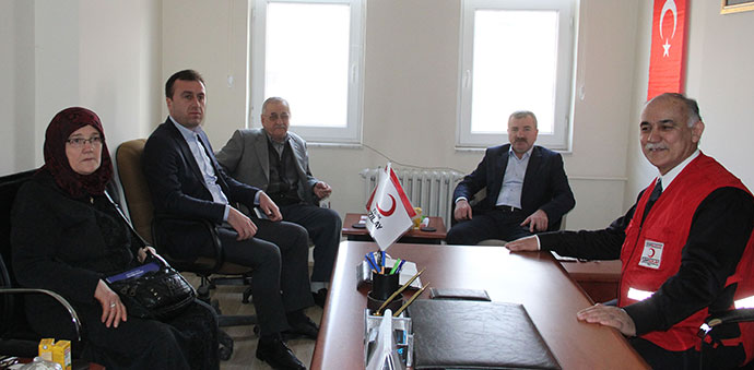 Başkan Adayı Özdemir, Kızılay’ı Ziyaret Etti