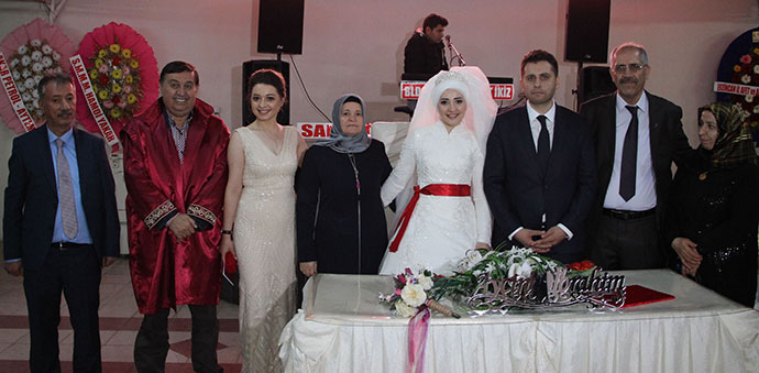 Başkan İkiz, Mutlu Ailesinin Mutluluğuna Orta Oldu