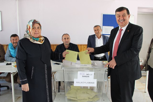 Başkan İkiz Oyunu 1003 Nolu Sandıkta Kullandı