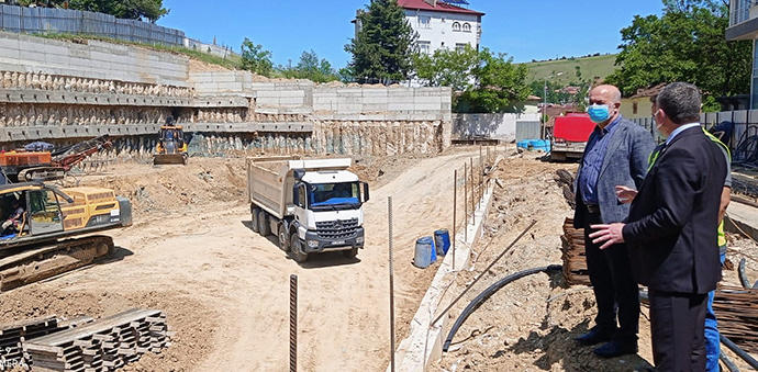 Başkan Özdemir, 353 Araç Kapasiteli Otopark Çalışmaları İnceledi