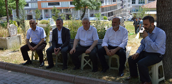 Başkan Özdemir’den Kabristan Ziyareti