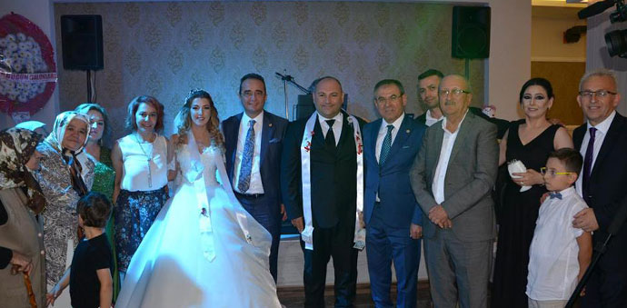 Bayrak ve Tezcan Ailelerinin Mutlu Günü