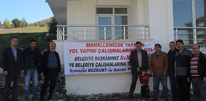 Belediye Başkanı İkiz’e Pankartlı Teşekkür