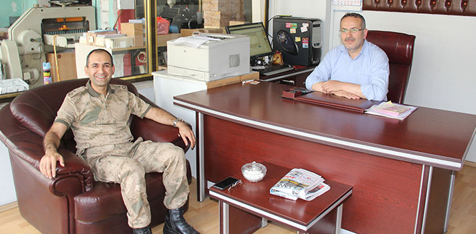 Binbaşı Özgür Kumkayır’dan Gazetemizi Veda Ziyareti