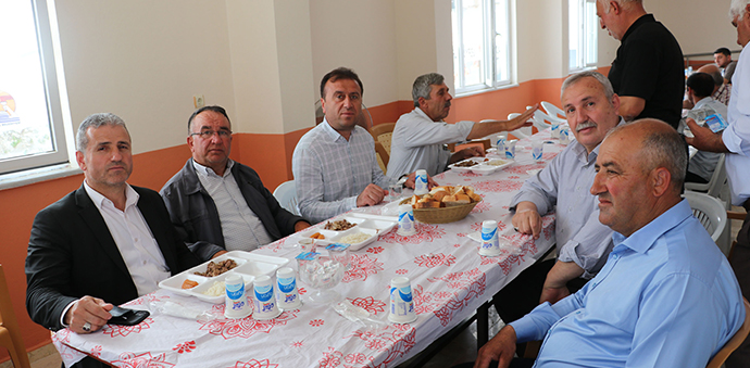 Çiftçiler Afetlerden Korunmak İçin Kurban Kesti