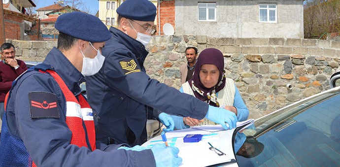 Destek Parasını Ve Maaşları Jandarma Dağıttı
