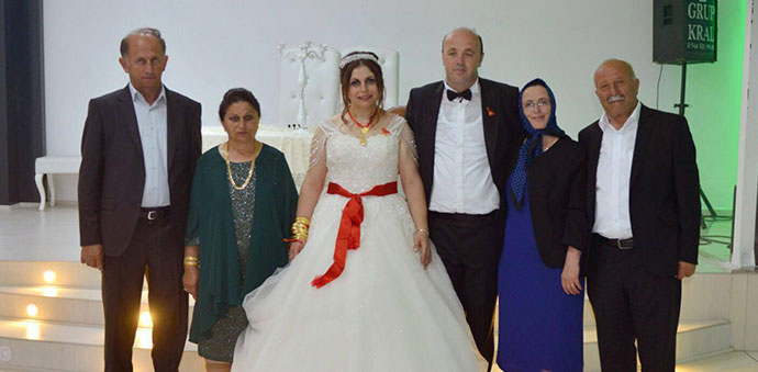 Düzgün ve Eren Ailelerinin Mutlu Günü