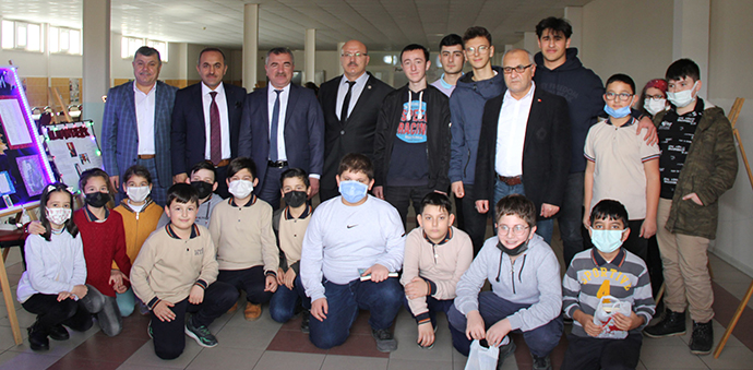 Edebiyat Yolu Şair Ve Yazarlar Sergisi Başladı