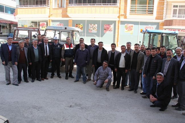 Emniyet ve Jandarma Güvenli Traktör Kullanımı Hakkında Bilgilendirdi