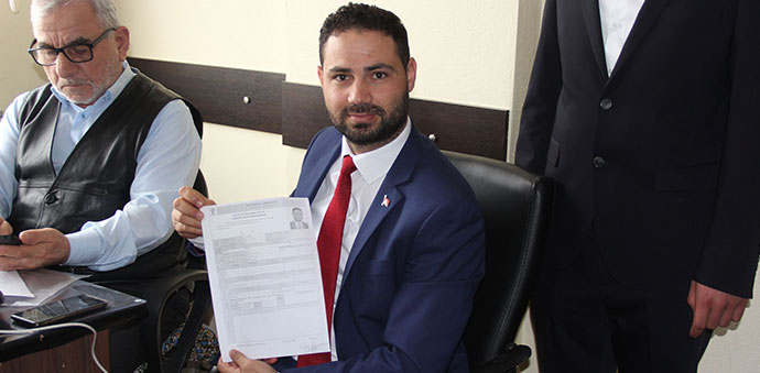 EN GÜÇLÜ ŞEKİLDE ADAYIM